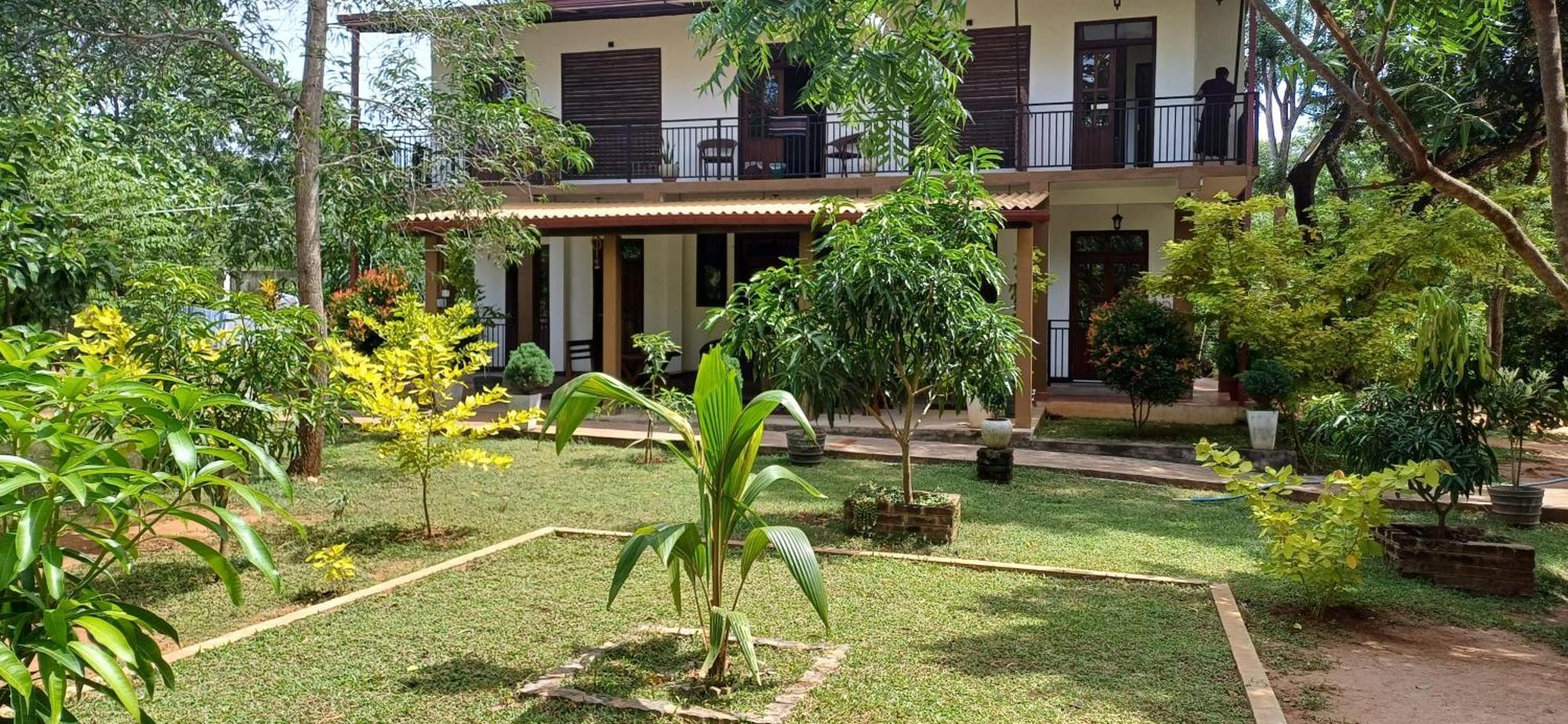 Forest Edge Villa Anuradhápura Exteriér fotografie